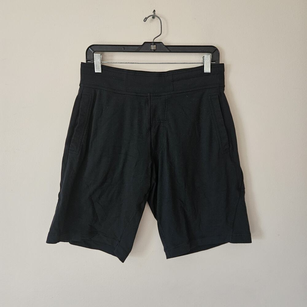 Lululemon Pace Breaker Shorts Mens Medium Black Lined Training